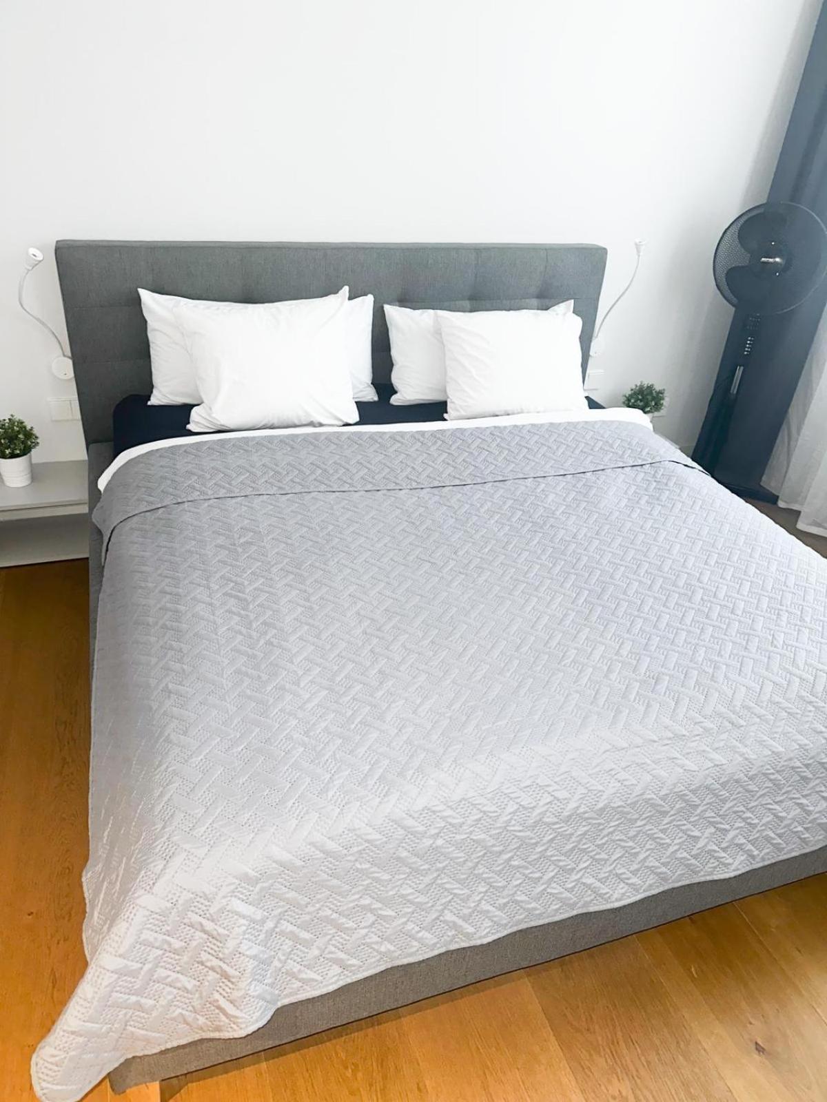 Riga Center - Quiet Studio - 5 Min To Old Town & Nflx 외부 사진